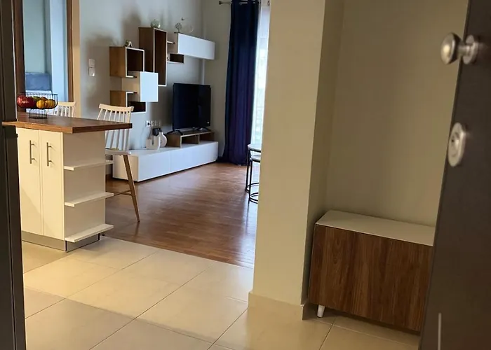 Comfortable Family P3 Larissa